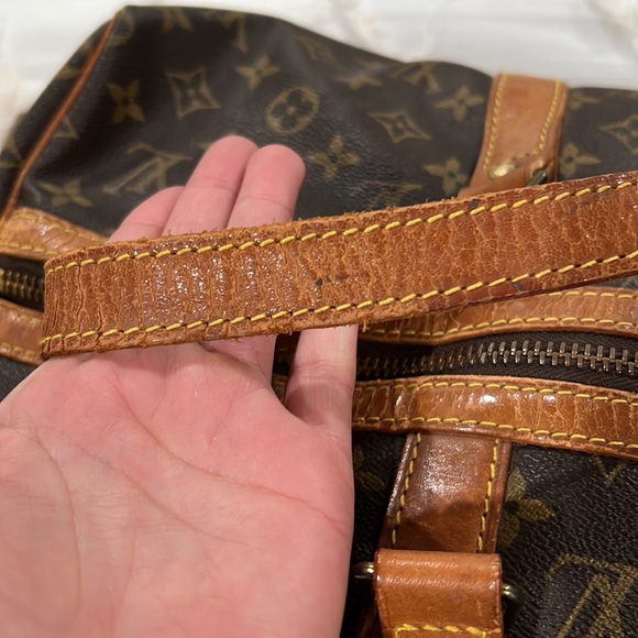 Authentic 💎 Louis Vuitton Travel Keepall 35 - Picture 15 of 17